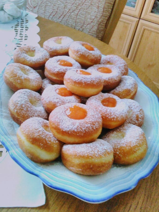 Traditional Hungarian Jam-Filled Doughnuts (Baracklekváros Fánk)
